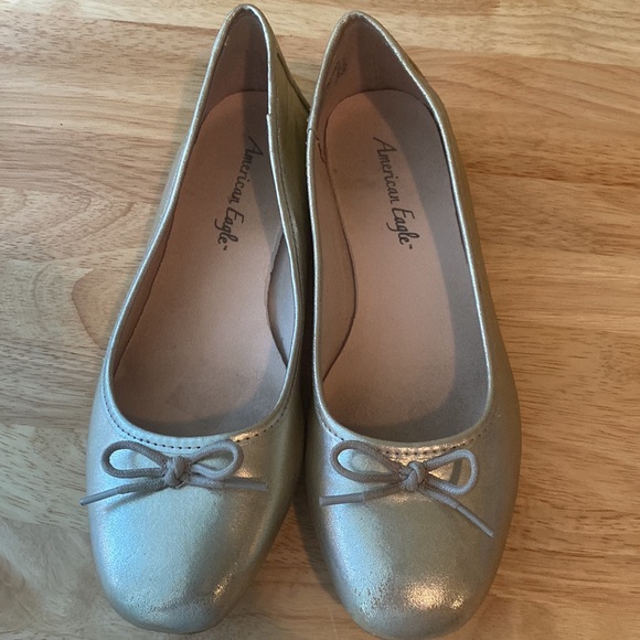 American Eagle Metallic Ballet Flats with Bow Accent - Picture 12 of 12